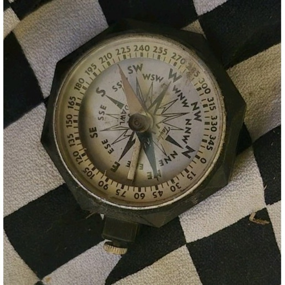 Vintage Taylor Pocket Compass 🧭 Black Bakelite Hiking Camping Scout